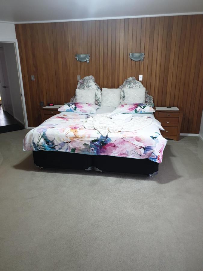 At Parkland Place B&B Whitianga Exterior foto