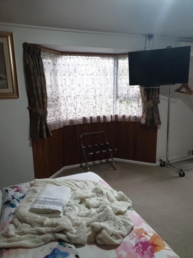 At Parkland Place B&B Whitianga Exterior foto