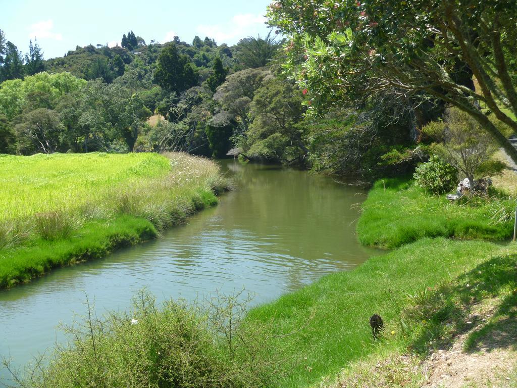 At Parkland Place B&B Whitianga Exterior foto
