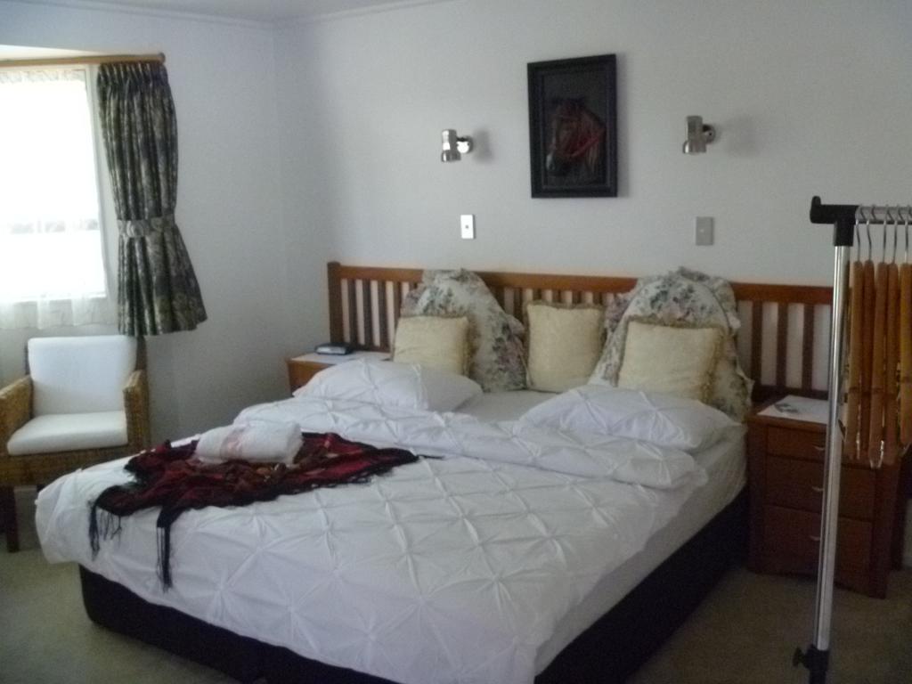 At Parkland Place B&B Whitianga Exterior foto