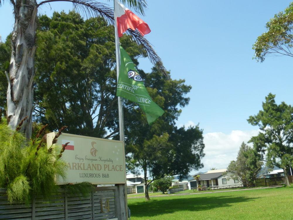 At Parkland Place B&B Whitianga Exterior foto