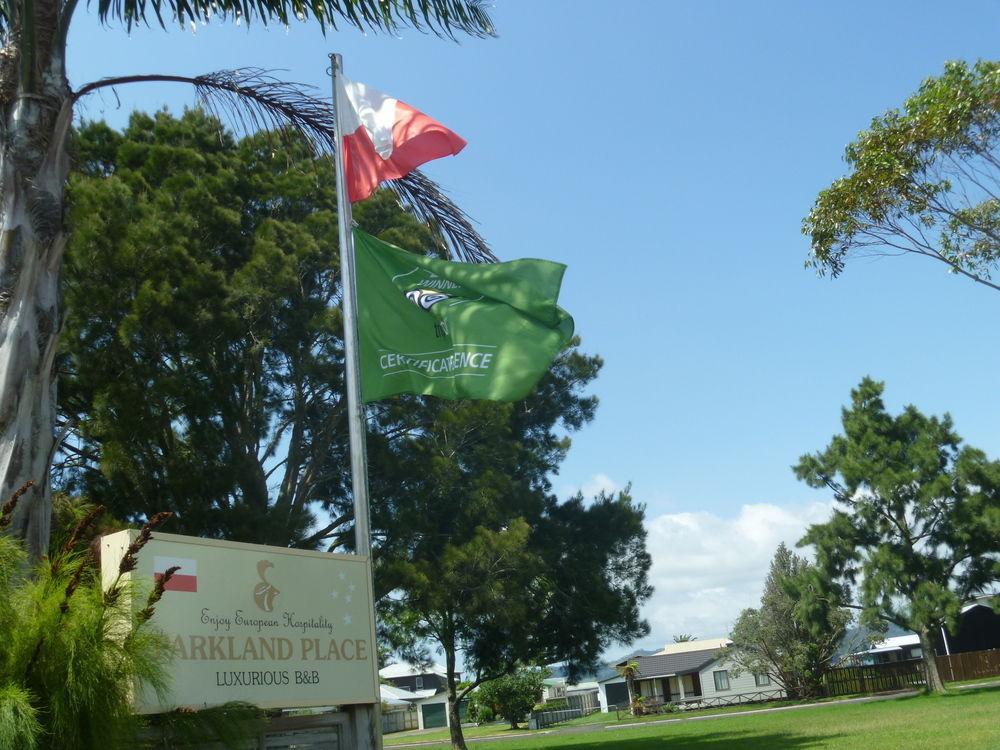 At Parkland Place B&B Whitianga Exterior foto