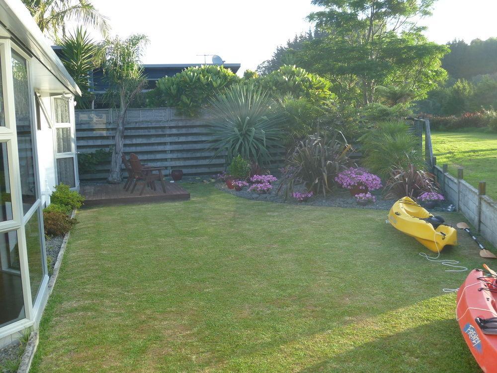 At Parkland Place B&B Whitianga Exterior foto