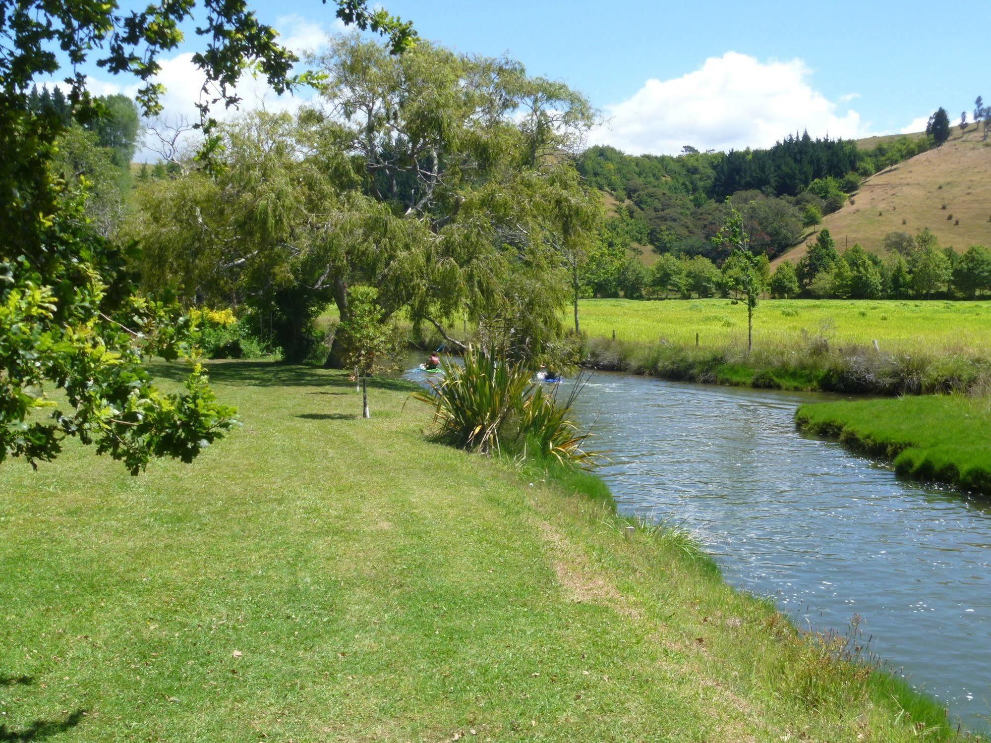 At Parkland Place B&B Whitianga Exterior foto