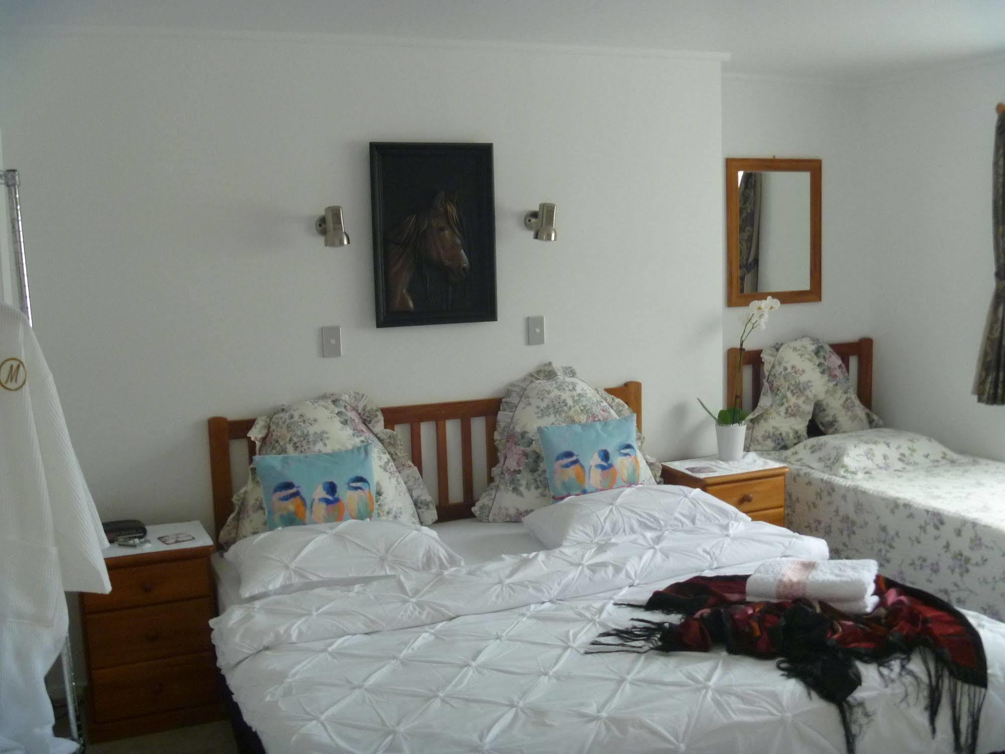 At Parkland Place B&B Whitianga Exterior foto