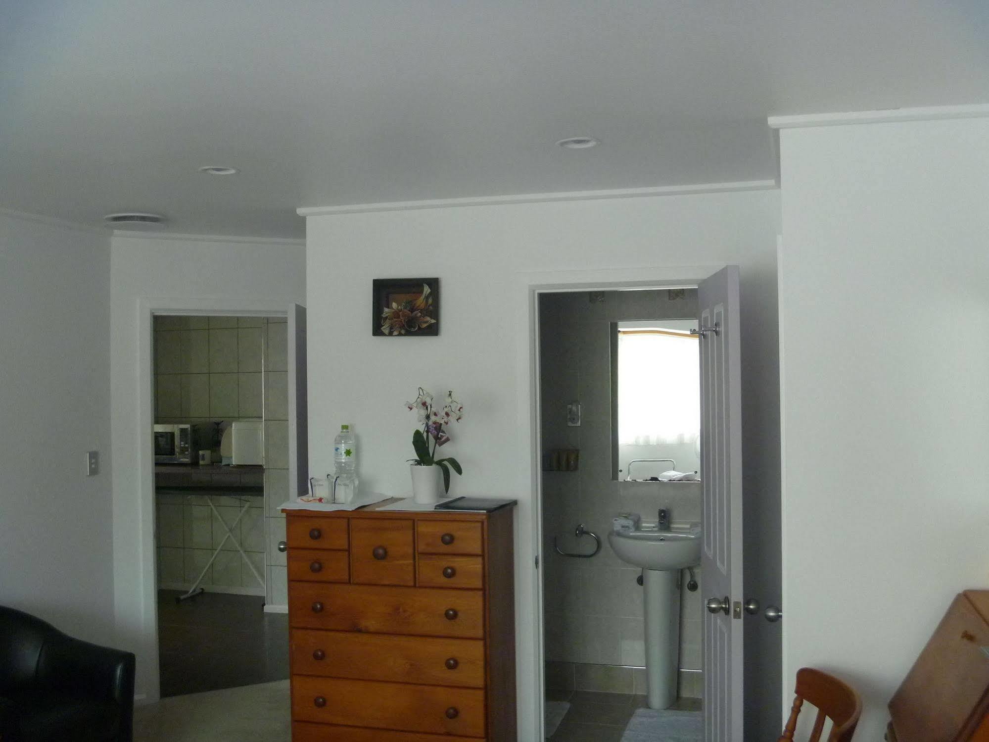 At Parkland Place B&B Whitianga Exterior foto