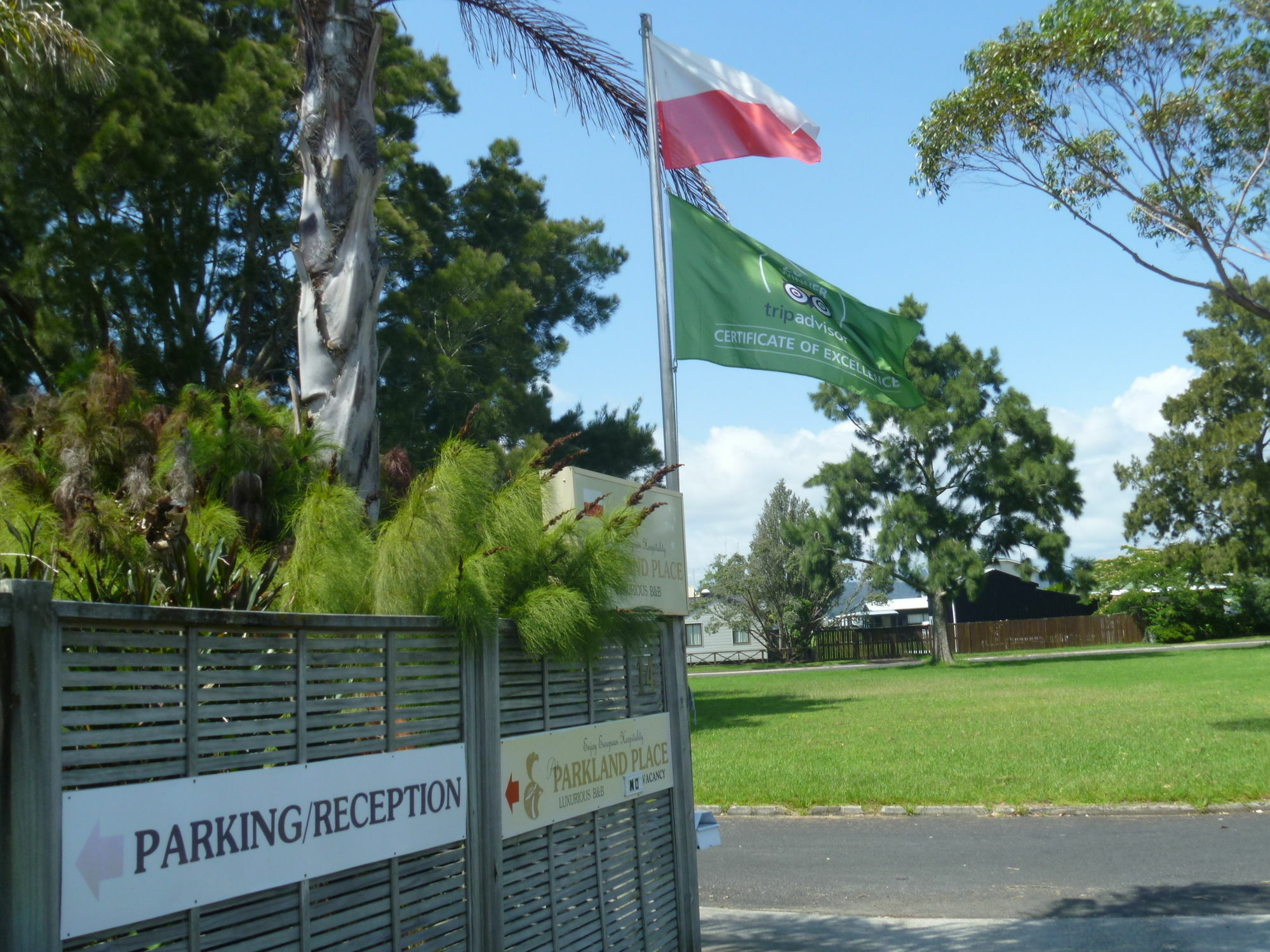 At Parkland Place B&B Whitianga Exterior foto