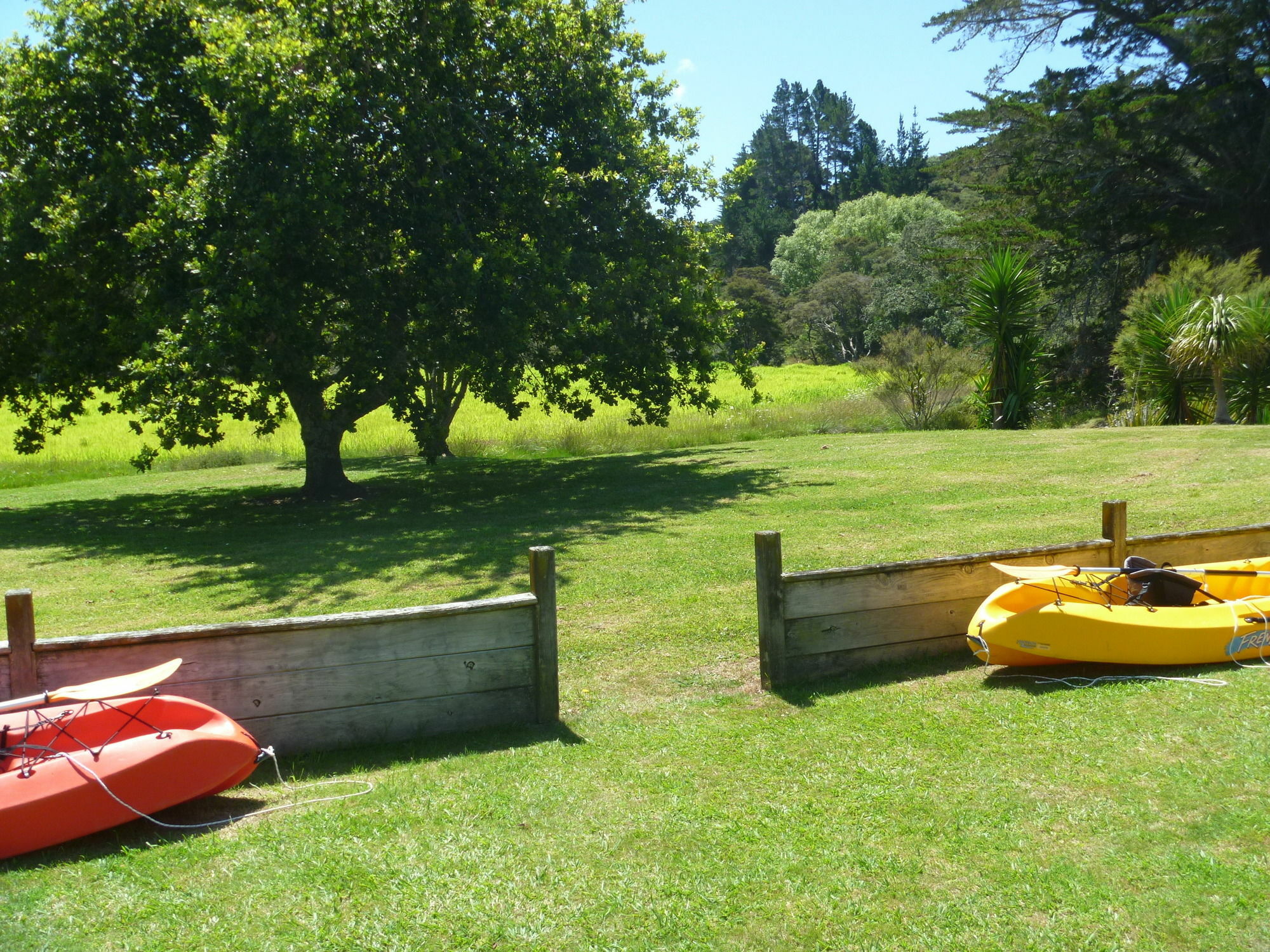 At Parkland Place B&B Whitianga Exterior foto